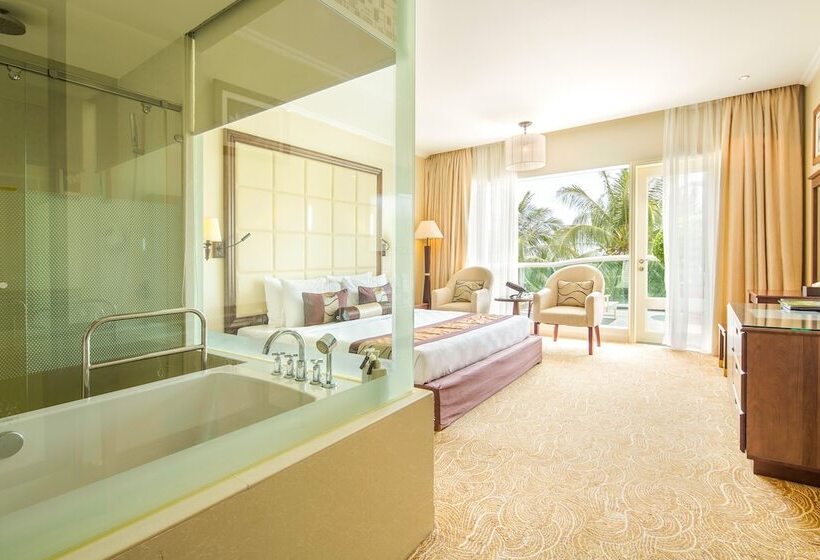 اتاق سوپریور با چشمانداز استخر, Sea Links Beach