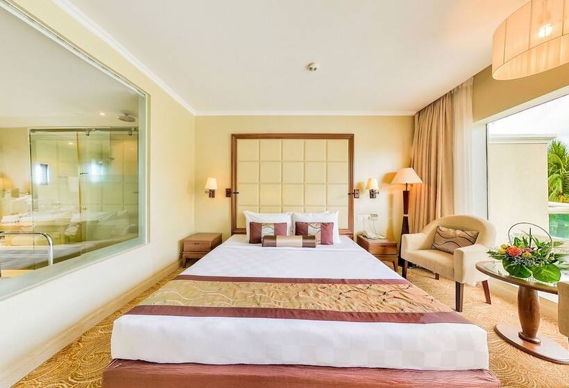 اتاق سوپریور با چشمانداز استخر, Sea Links Beach