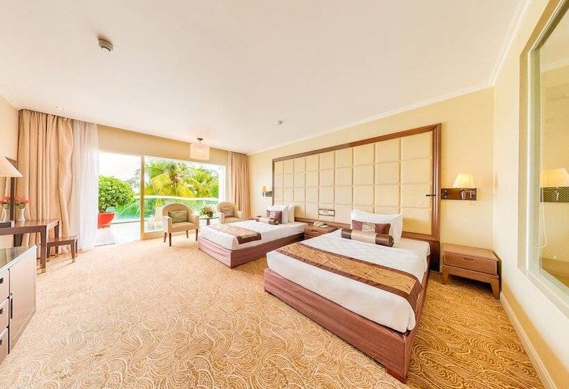 اتاق لوکس با چشمانداز استخر, Sea Links Beach