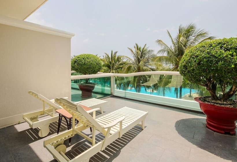 اتاق لوکس با چشمانداز استخر, Sea Links Beach