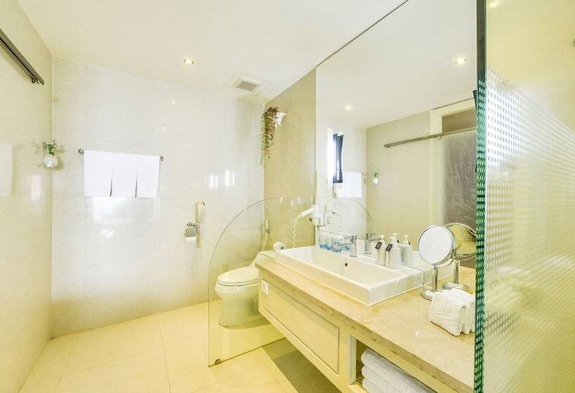 اتاق لوکس با چشمانداز استخر, Sea Links Beach