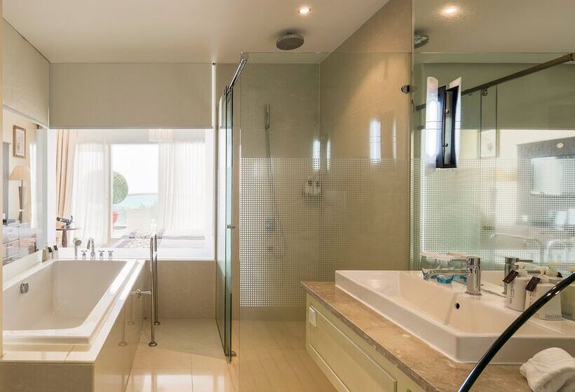 اتاق لوکس با چشمانداز استخر, Sea Links Beach