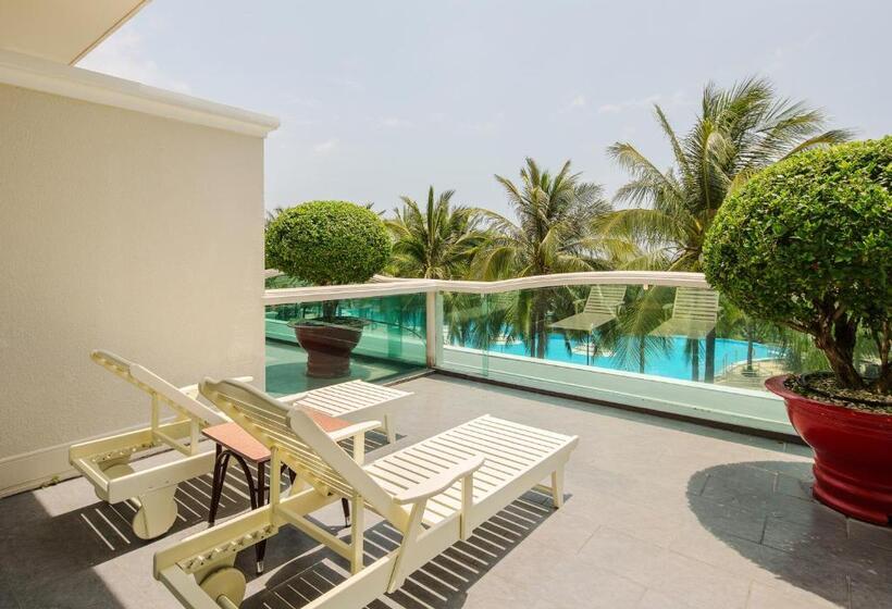 اتاق سوپریور با چشمانداز استخر, Sea Links Beach