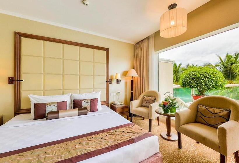 اتاق سوپریور با چشمانداز استخر, Sea Links Beach