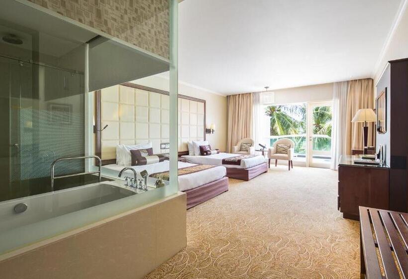 اتاق لوکس با چشمانداز استخر, Sea Links Beach