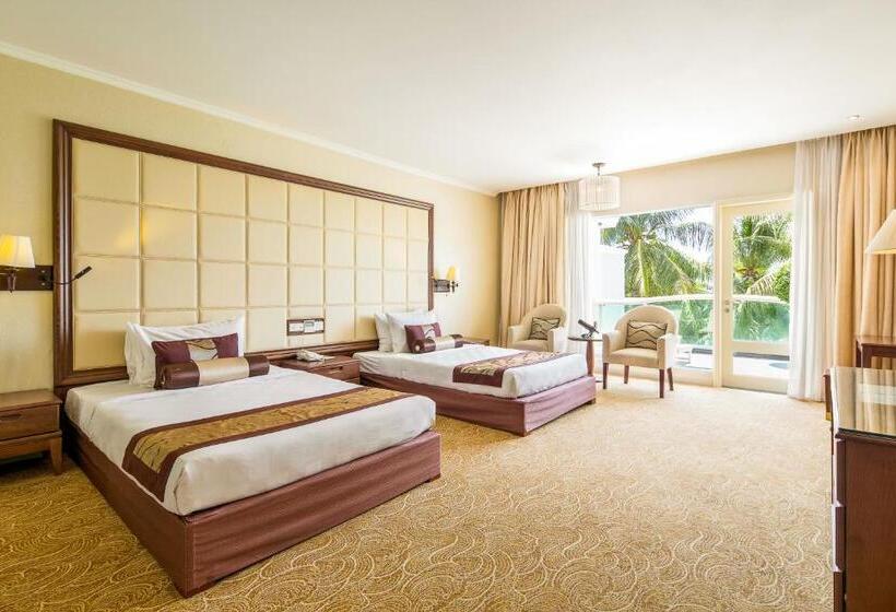 اتاق لوکس با چشمانداز استخر, Sea Links Beach