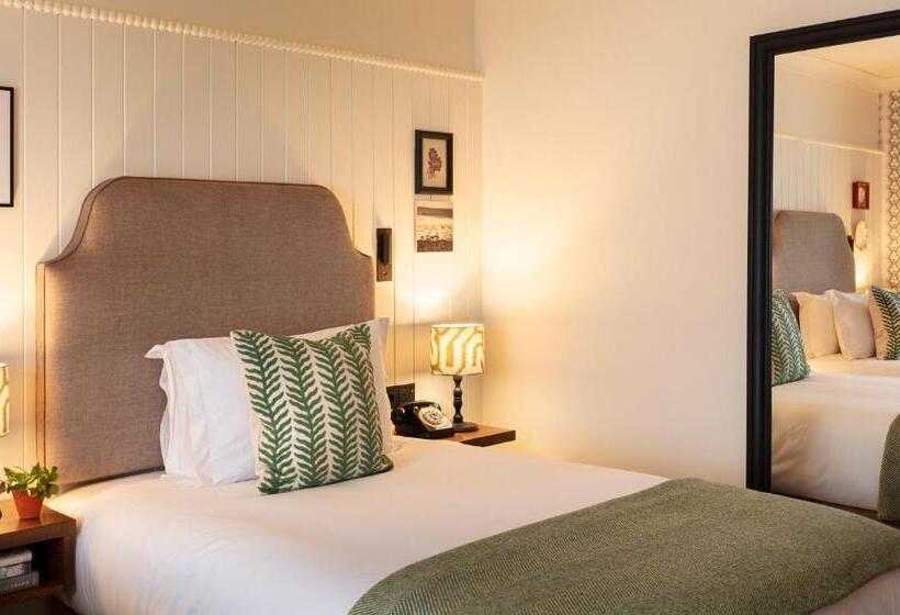 חדר דלוקס, The Ashe