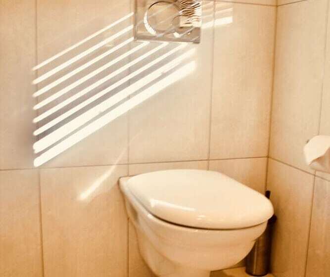 Студио Executive, The Nautilus