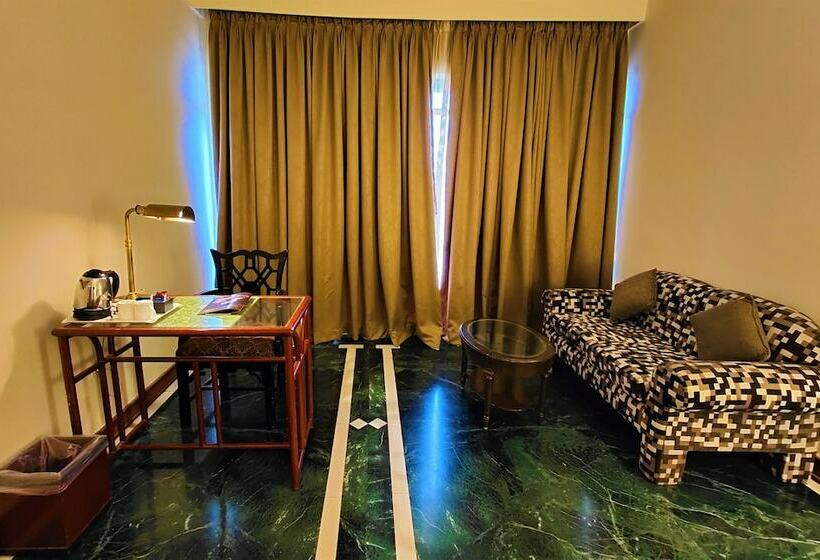 اتاق استاندارد, Tuli International