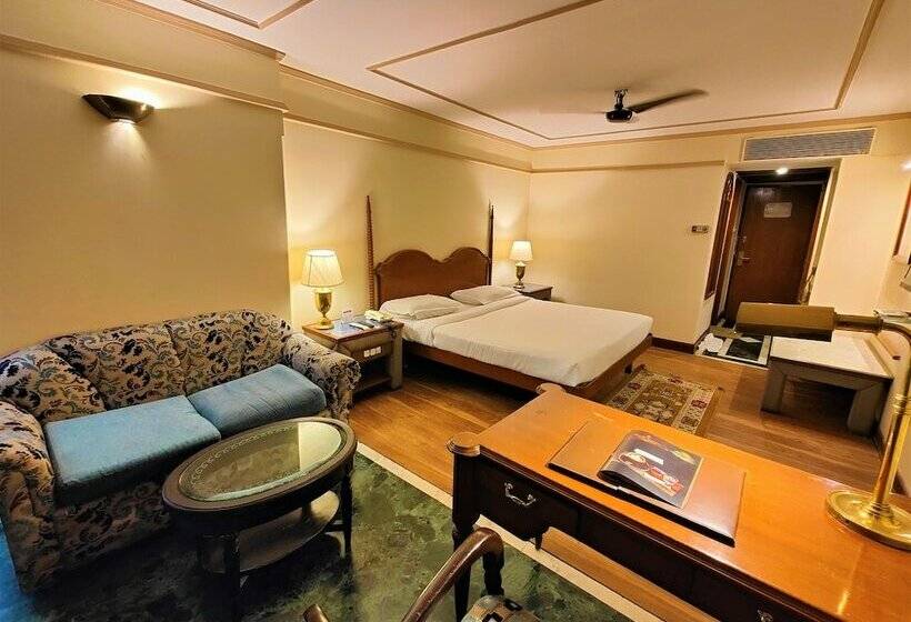 Номер Deluxe, Tuli International