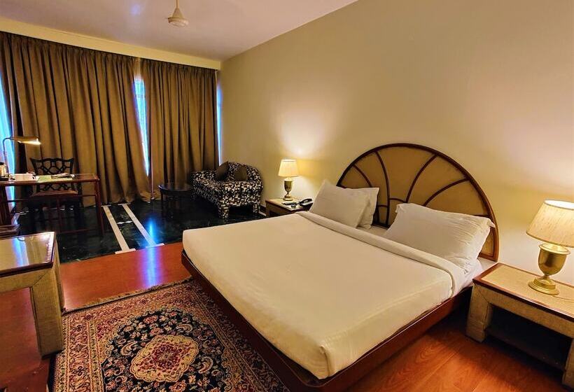 اتاق استاندارد, Tuli International