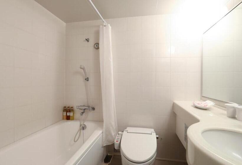 베이직 룸 더블 침대, Wing International Himeji