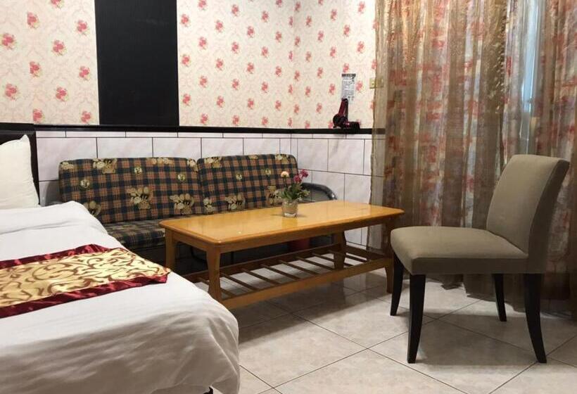 اتاق استاندارد چهار تخته, Tainan Suite 1