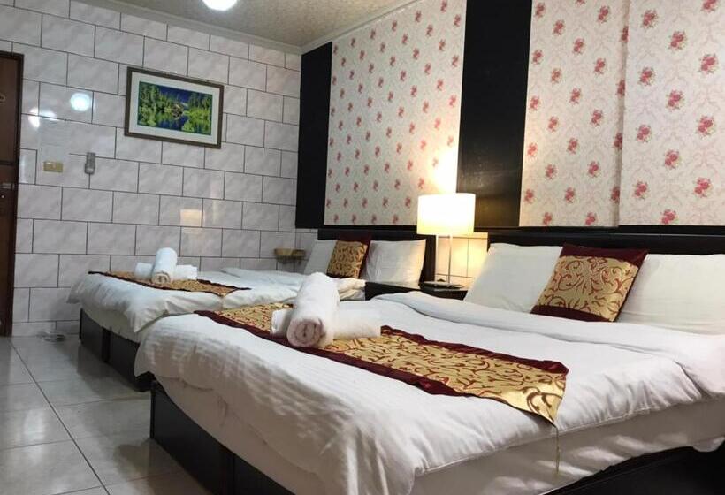 اتاق استاندارد چهار تخته, Tainan Suite 1