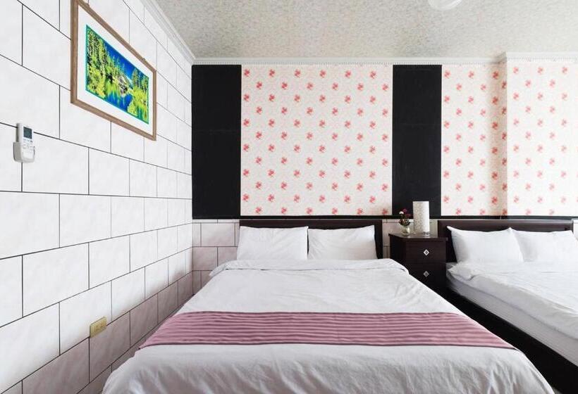 اتاق استاندارد چهار تخته, Tainan Suite 1