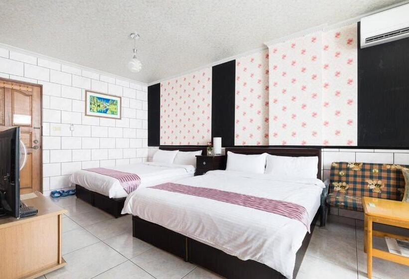 اتاق استاندارد چهار تخته, Tainan Suite 1