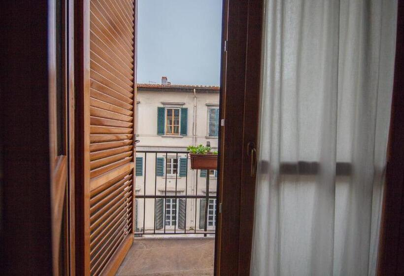 اتاق استاندارد, A Teatro