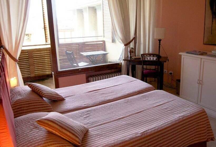 اتاق سوپریور, A Teatro