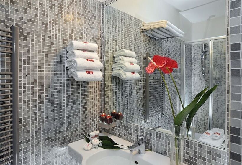 Quarto Estandar, Rome Vatican Suite