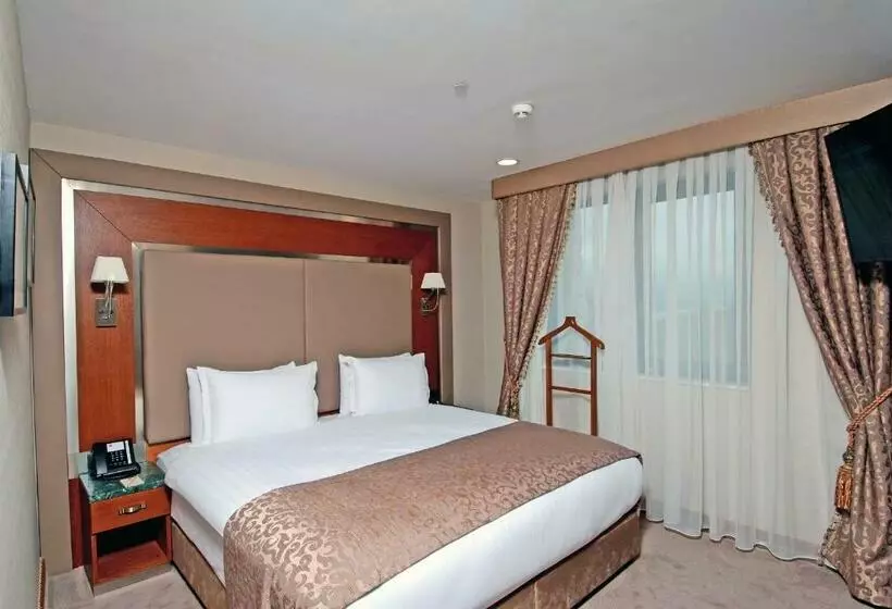 سوییت جونیور, Dosso Dossi Hotels Old City