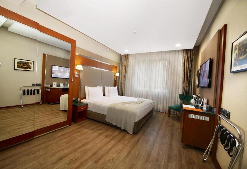 سوییت خانوادگی, Dosso Dossi Hotels Old City