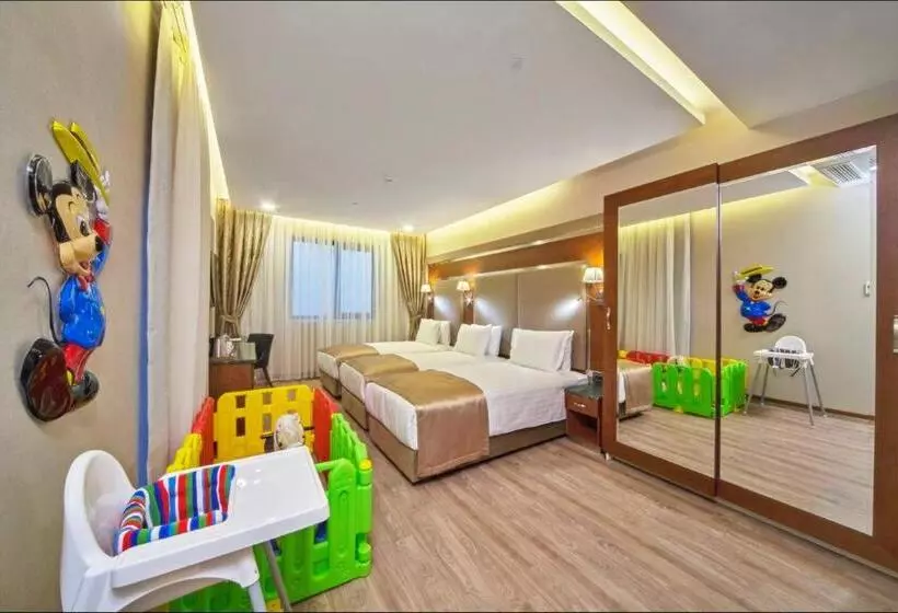 سوییت خانوادگی, Dosso Dossi Hotels Old City