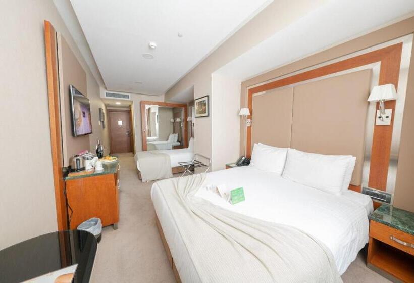 Triple Classic Room, Dosso Dossi Hotels Old City