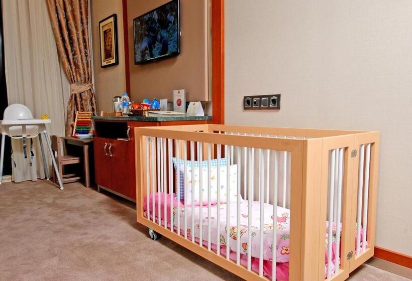 آپارتمان یک خوابه با دری مشترک که هال را جدا می کند., Dosso Dossi Hotels Old City