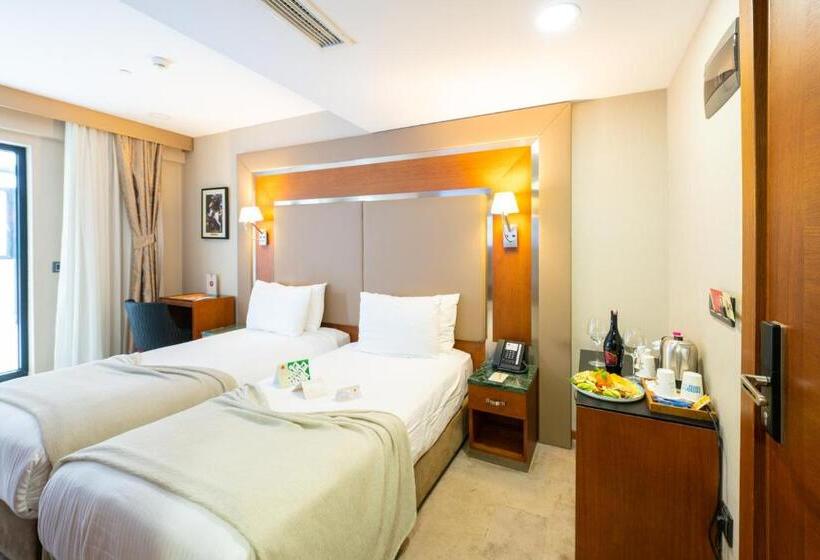 آپارتمان یک خوابه با دری مشترک که هال را جدا می کند., Dosso Dossi Hotels Old City