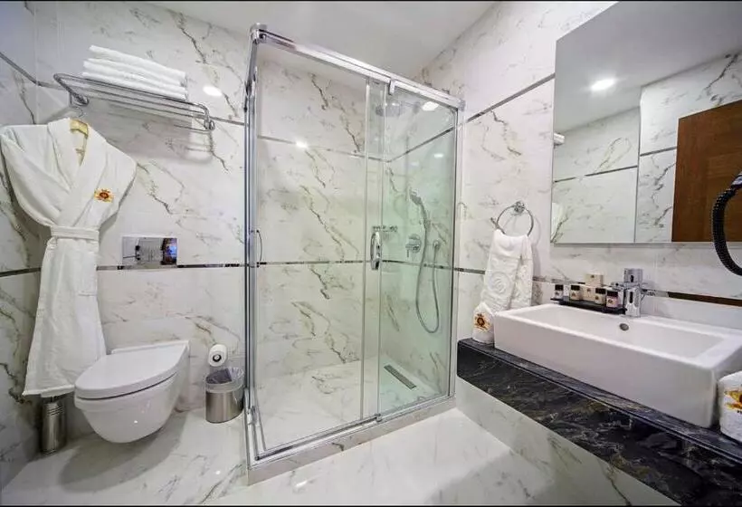 آپارتمان یک خوابه با دری مشترک که هال را جدا می کند., Dosso Dossi Hotels Old City