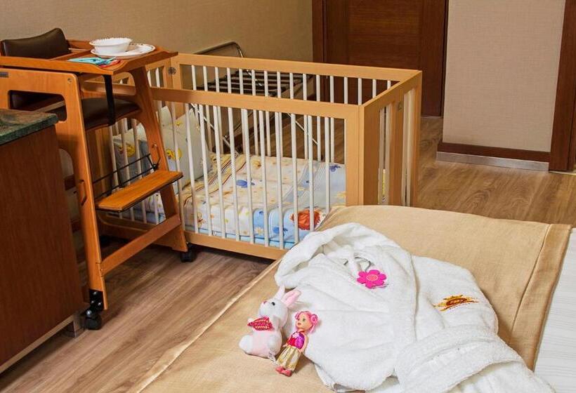 اتاق استاندارد چهار تخته, Dosso Dossi Hotels Old City