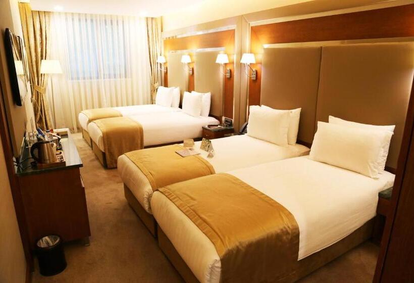 اتاق استاندارد چهار تخته, Dosso Dossi Hotels Old City