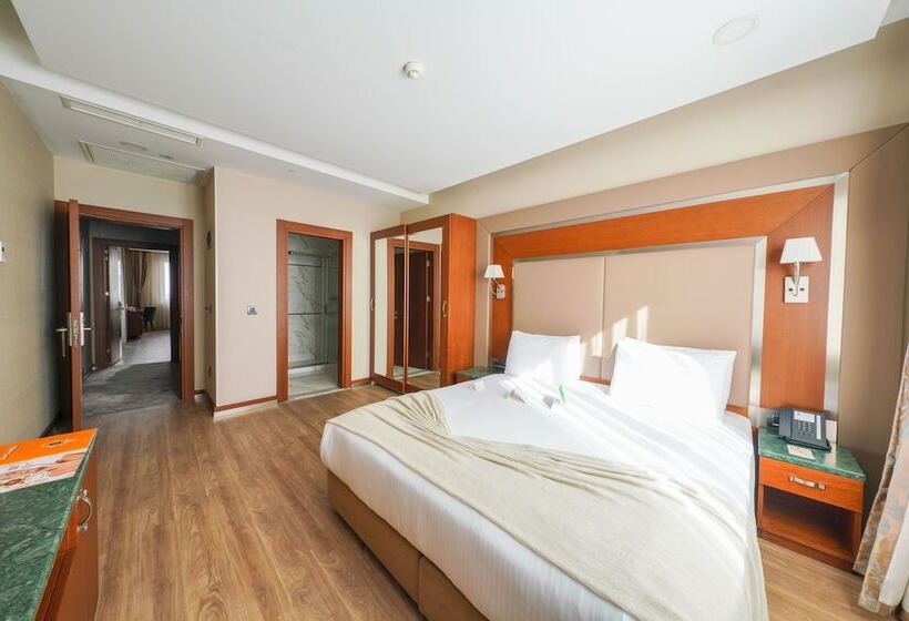 سوییت خانوادگی, Dosso Dossi Hotels Old City