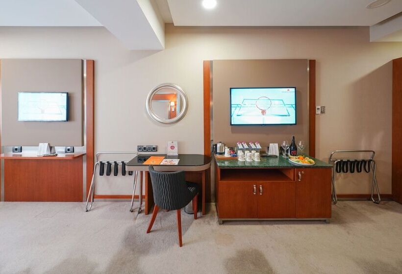 اتاق استاندارد چهار تخته, Dosso Dossi Hotels Old City