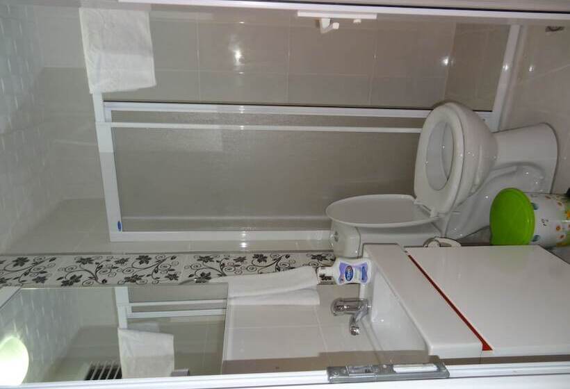 スタンダードトリプルルーム, Tulip Guesthouse