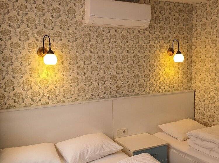 スタンダードトリプルルーム, Tulip Guesthouse