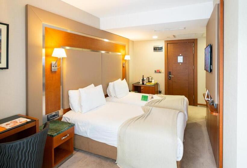 آپارتمان یک خوابه با دری مشترک که هال را جدا می کند., Dosso Dossi Hotels Old City