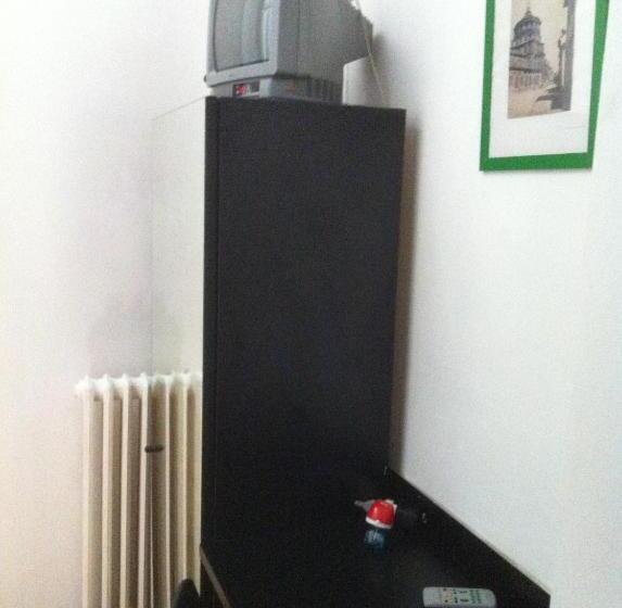 اتاق استاندارد یک نفره, Gambara