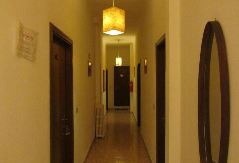 חדר סטנדרט חדר אמבטיה משותף, Gambara