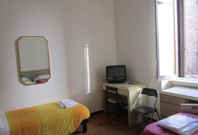 חדר סטנדרט לשלושה עם חדר אמבטיה משוף, Gambara