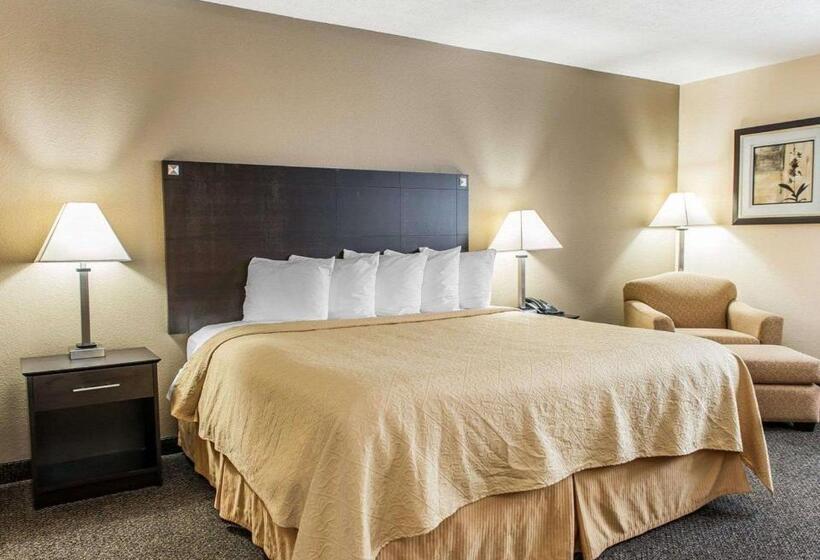 غرفة قياسية لذوى الاحتياجات الخاصة, Quality Inn & Suites