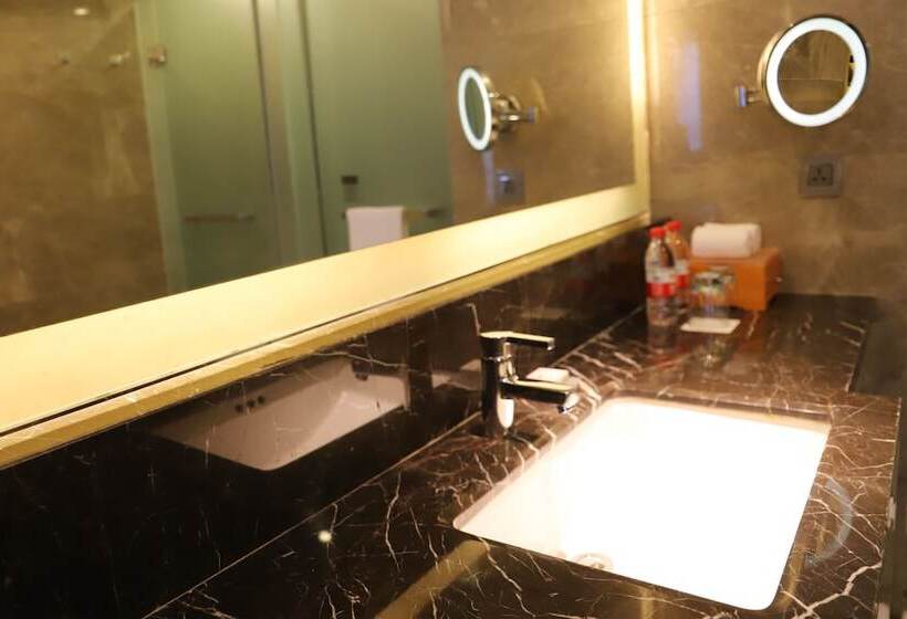 غرفه قياسيه سريرين مزدوجين, Renaissance Huizhou