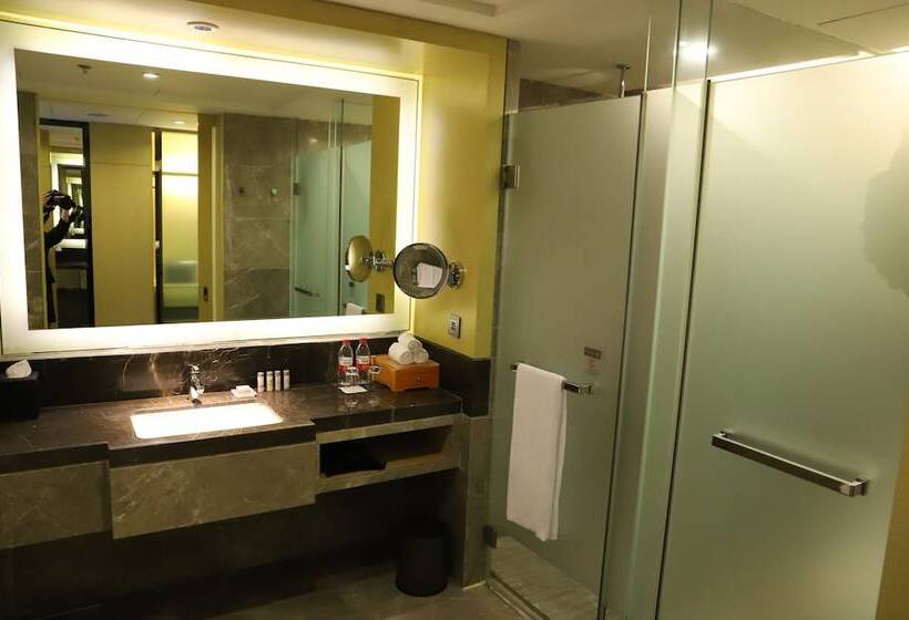 غرفه قياسيه سريرين مزدوجين, Renaissance Huizhou