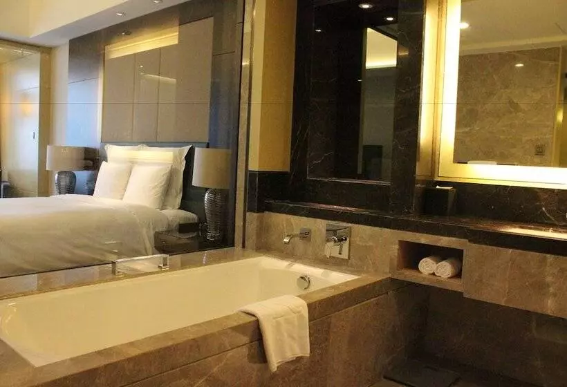 ダブルベッドスタンダードルーム, Renaissance Huizhou