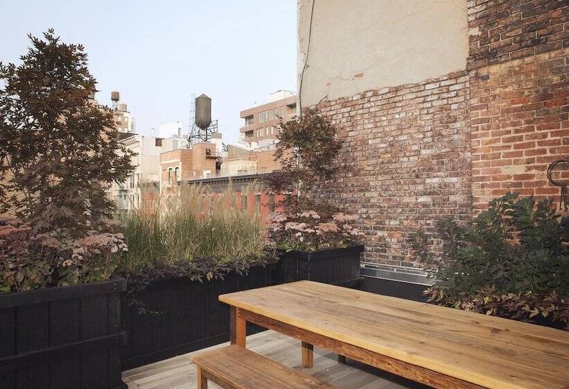 阁楼房, The Broome