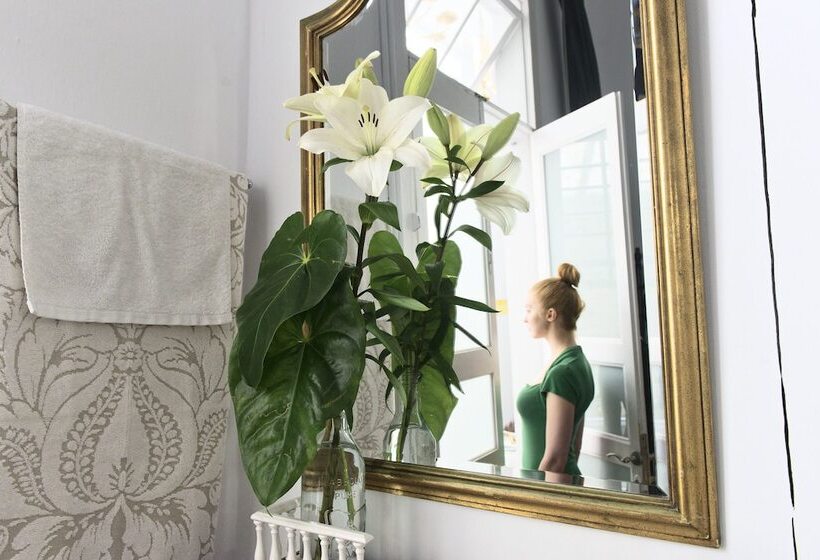 חדר סטנדרט חדר אמבטיה משותף, Old Chocolate Factory+