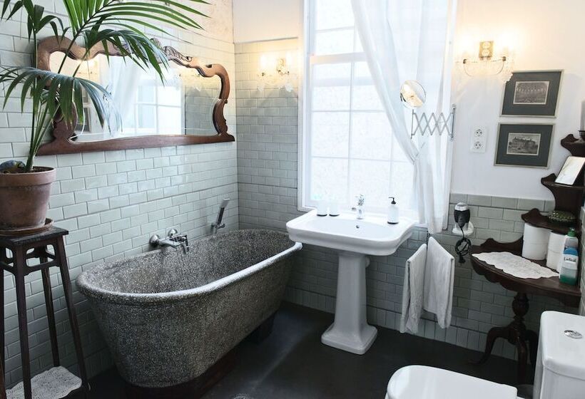 חדר סטנדרט חדר אמבטיה משותף, Old Chocolate Factory+