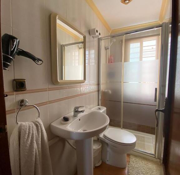 Номер Стандарт Совместная Ванная, Pensión Mari Carmen