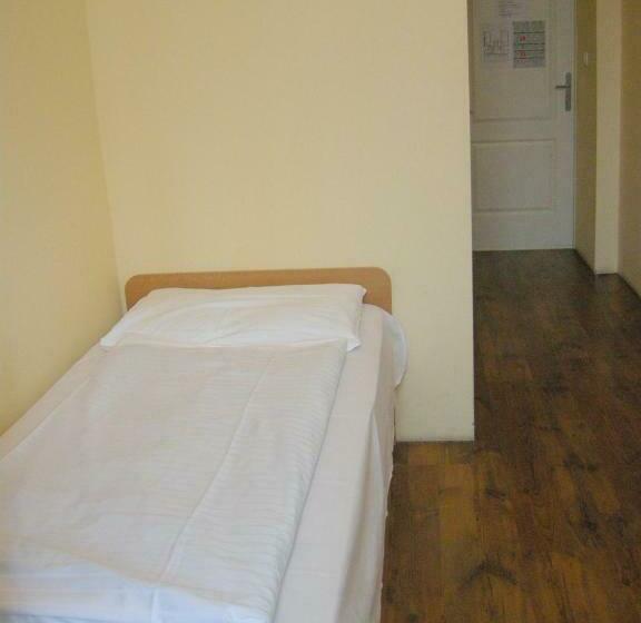 اتاق استاندارد یک نفره, Pension Schottentor