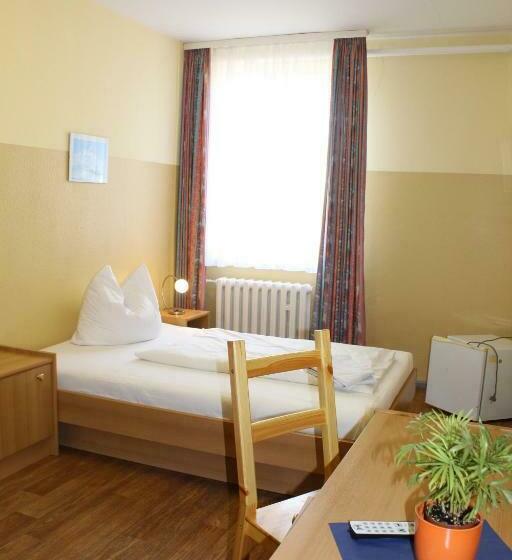 اتاق استاندارد یک تخته با سرویس بهداشتی مشترک, Pension Schwalbenweg